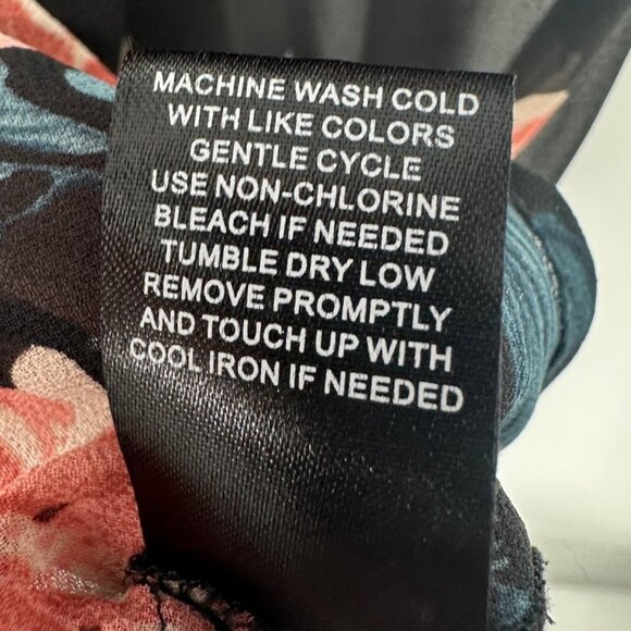 Torrid 0 Short Sleeve Button Up Sheer Tunic Top Black Floral High Low Hem Vneck - Picture 9 of 11